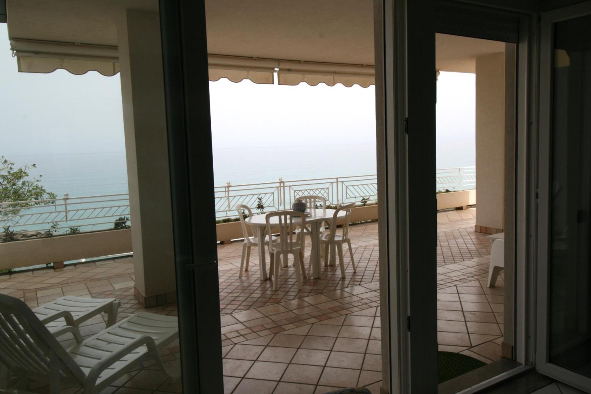 Villa Laura - Sul Mare Pizzo  Luaran gambar