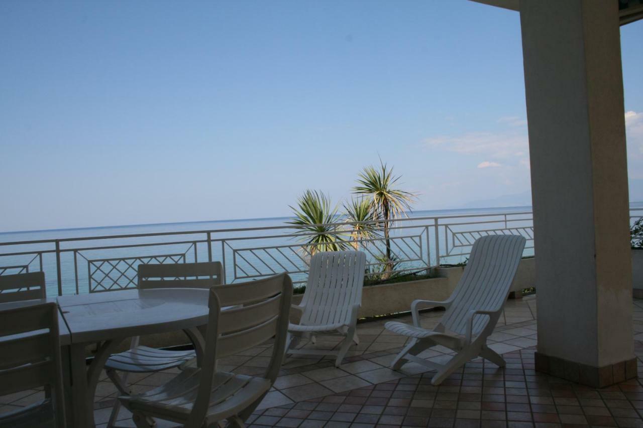 Villa Laura - Sul Mare Pizzo  Luaran gambar